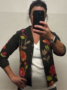 Vintage Talbots Floral Embroidered 100% Lambswool Cardigan Sweater small
